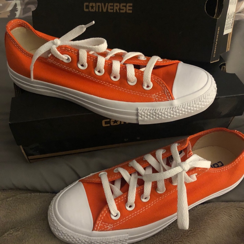 Brand new converse chuck taylors